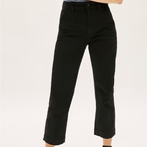 Everlane Straight Legged Crop (short) Pants - Picture 2 of 6